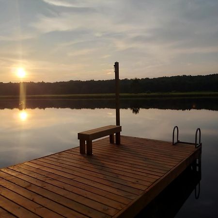 Poconos Brand New Lakefront Oasis 1 Acre, Hottub Gameroom Firepits Talk About Privacy Albrightsville Extérieur photo