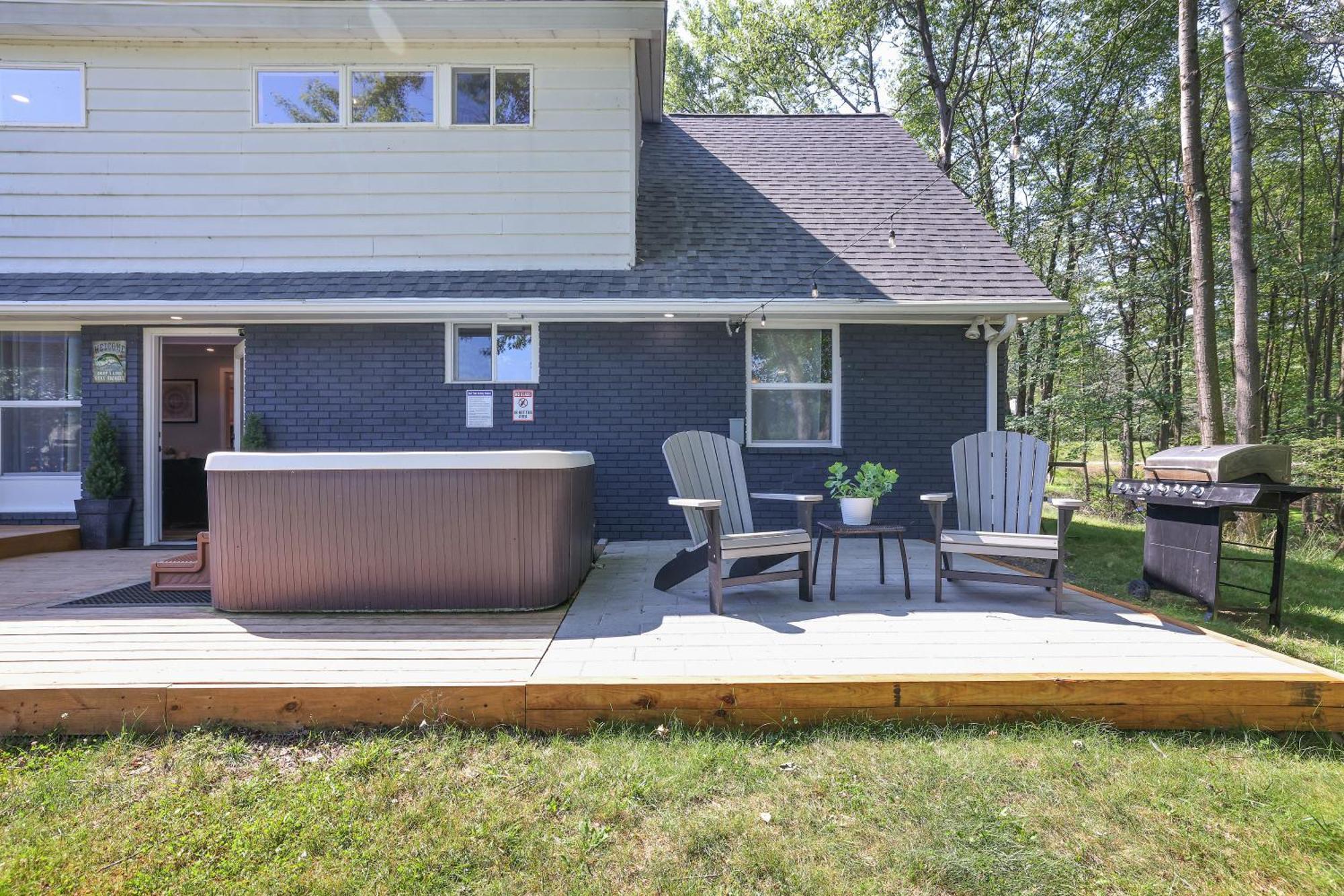 Poconos Brand New Lakefront Oasis 1 Acre, Hottub Gameroom Firepits Talk About Privacy Albrightsville Extérieur photo