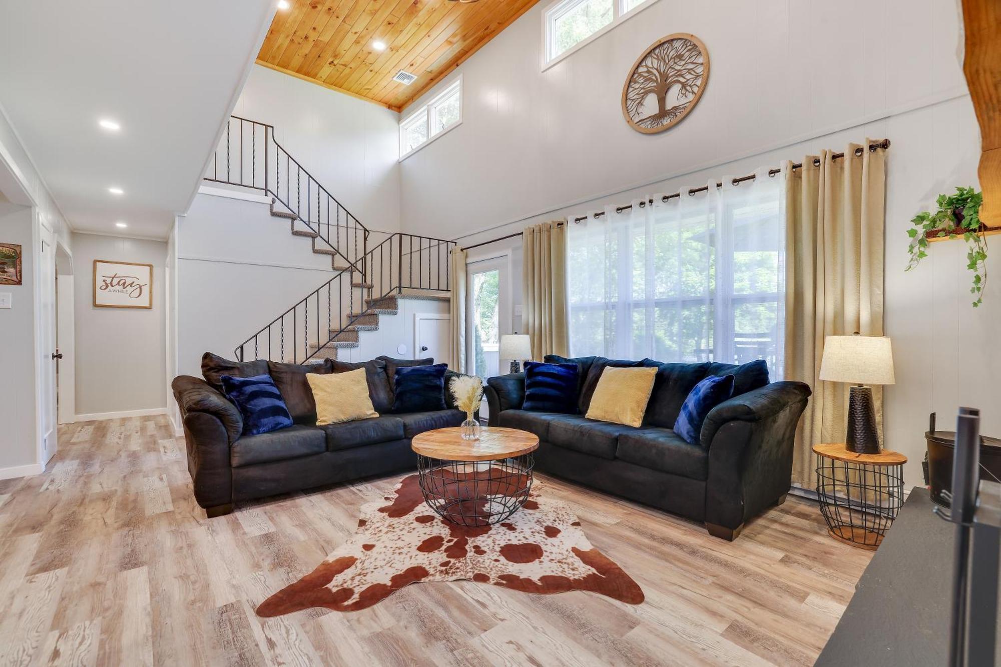 Poconos Brand New Lakefront Oasis 1 Acre, Hottub Gameroom Firepits Talk About Privacy Albrightsville Extérieur photo